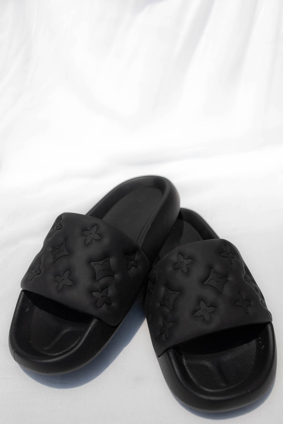 Louis Vuitton Blue Leather Embellished Buckle Strap Slide Sandals