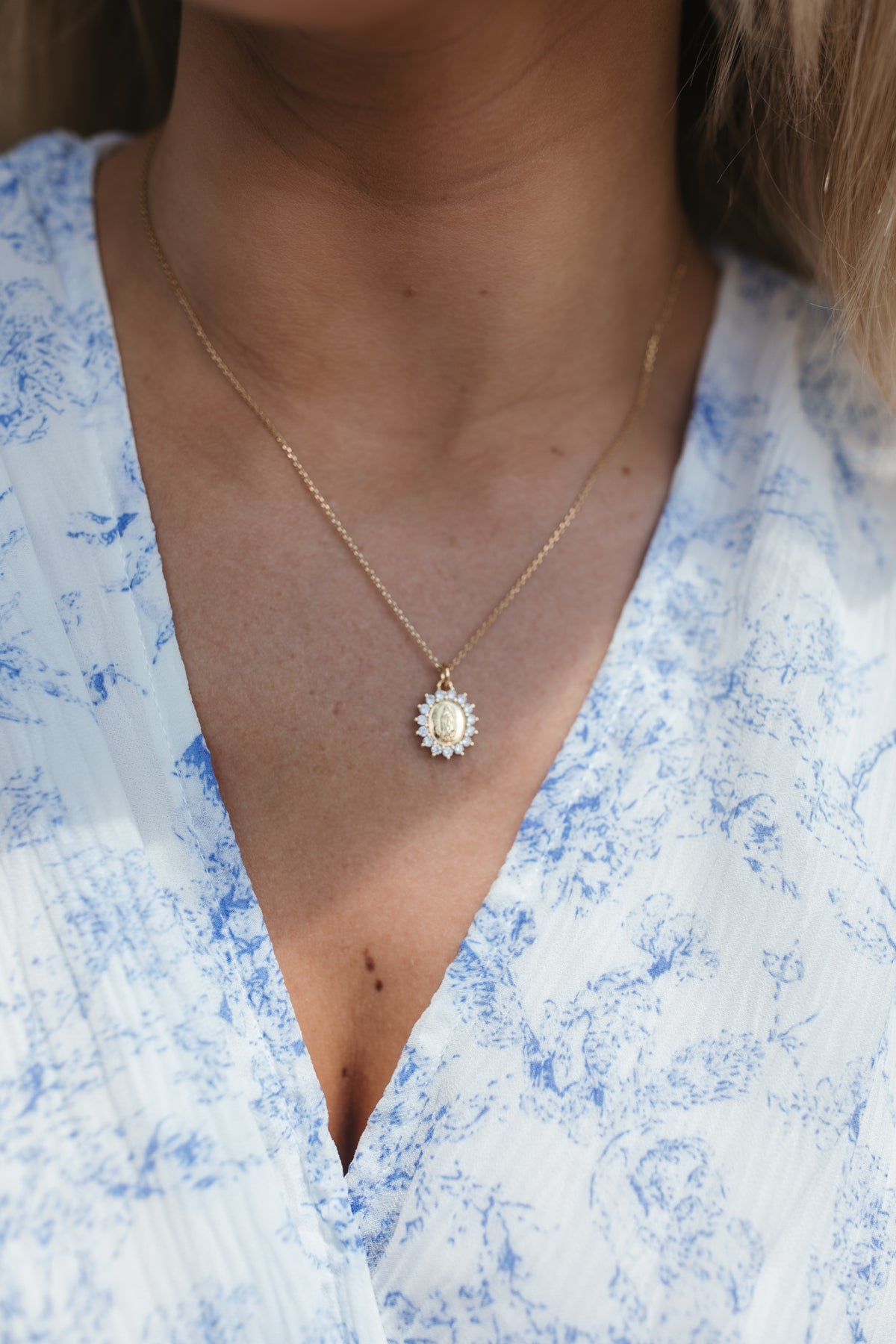 Leona Small Pendant Necklace, alternate, color, Gold