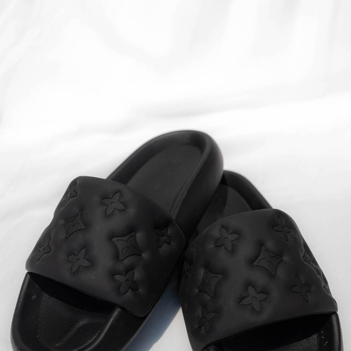 Original LOUIS VUITTON Leather Slides Available in Store in