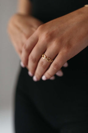 Chain Link Ring,alternate,color,Gold