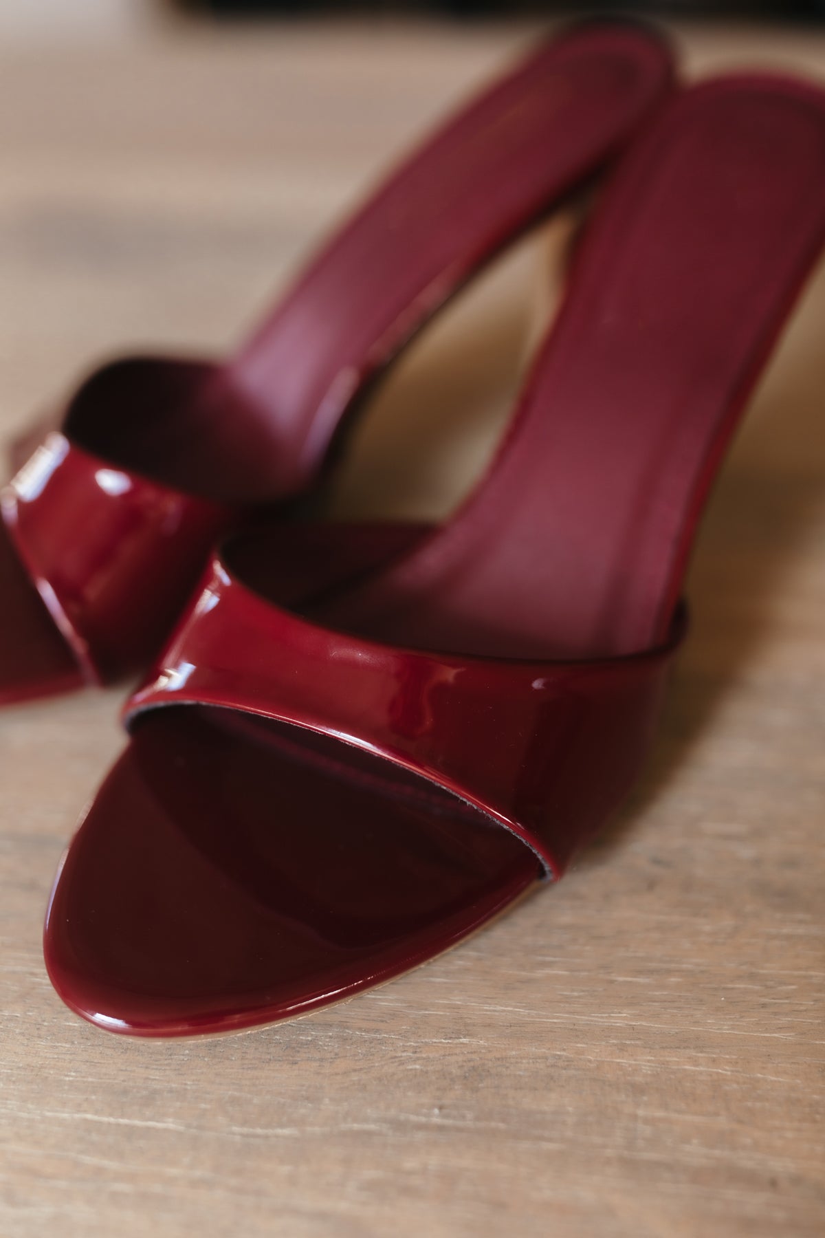 Wine Heels, alternate, color, Wine