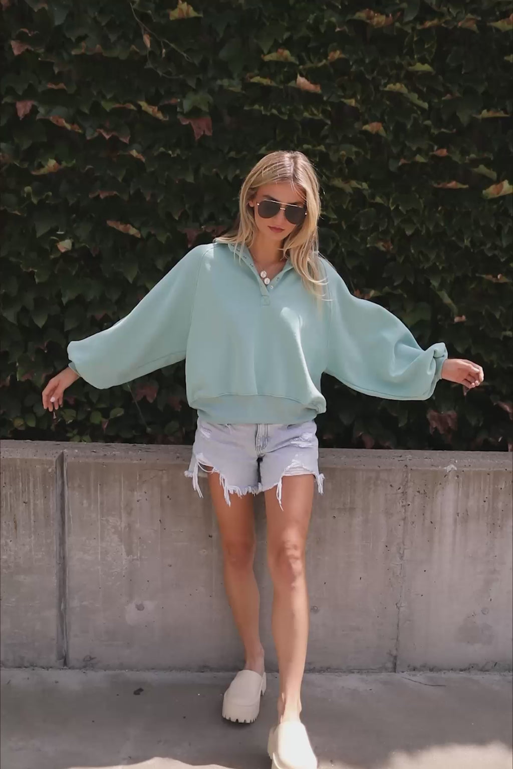 Charlie Teal Pullover, product video thumbnail